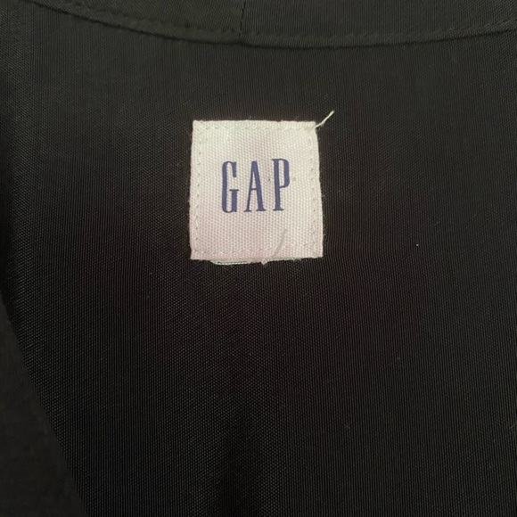 Sleeveless Top with V neck - Picture 3 of 4